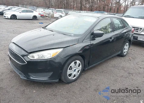 2016 Ford Focus S z USA, uszkodzony, nr VIN 1FADP3E29GL300398